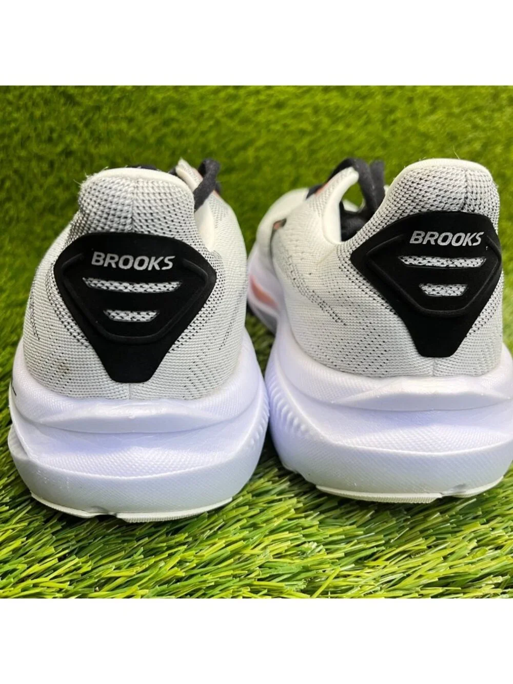 Brooks seller notes